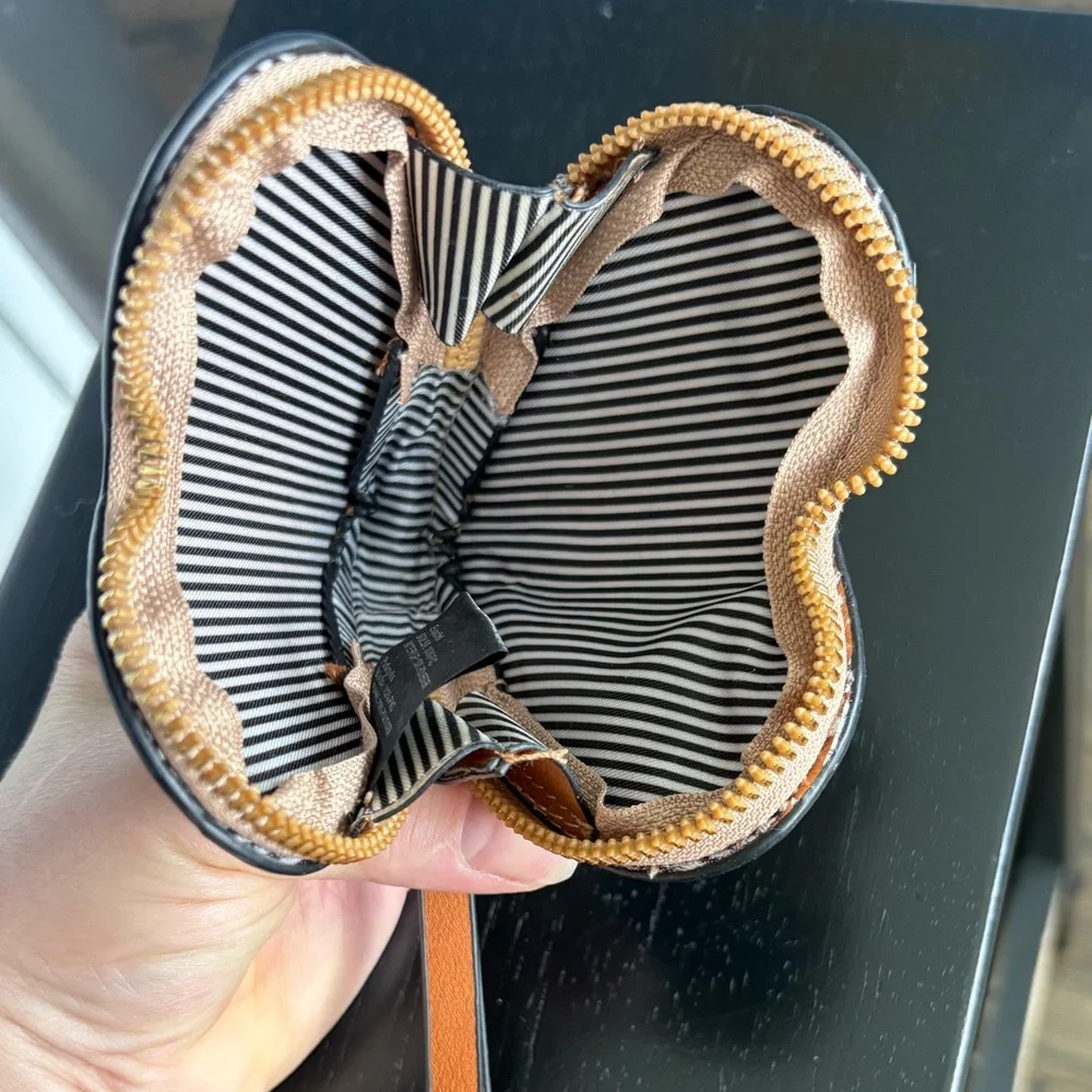 WRISTLET COIN PURSE | Heart-Shaped Plaid Pattern